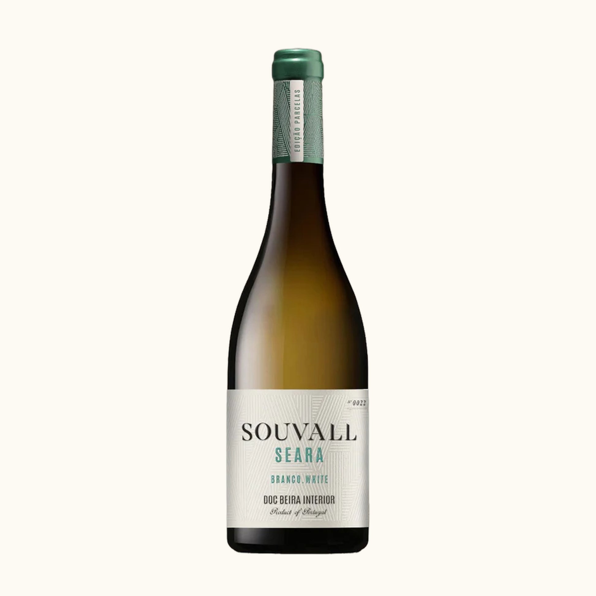 Souvall Seara - Flasche mit Etikett vor beigem Hintergrund
