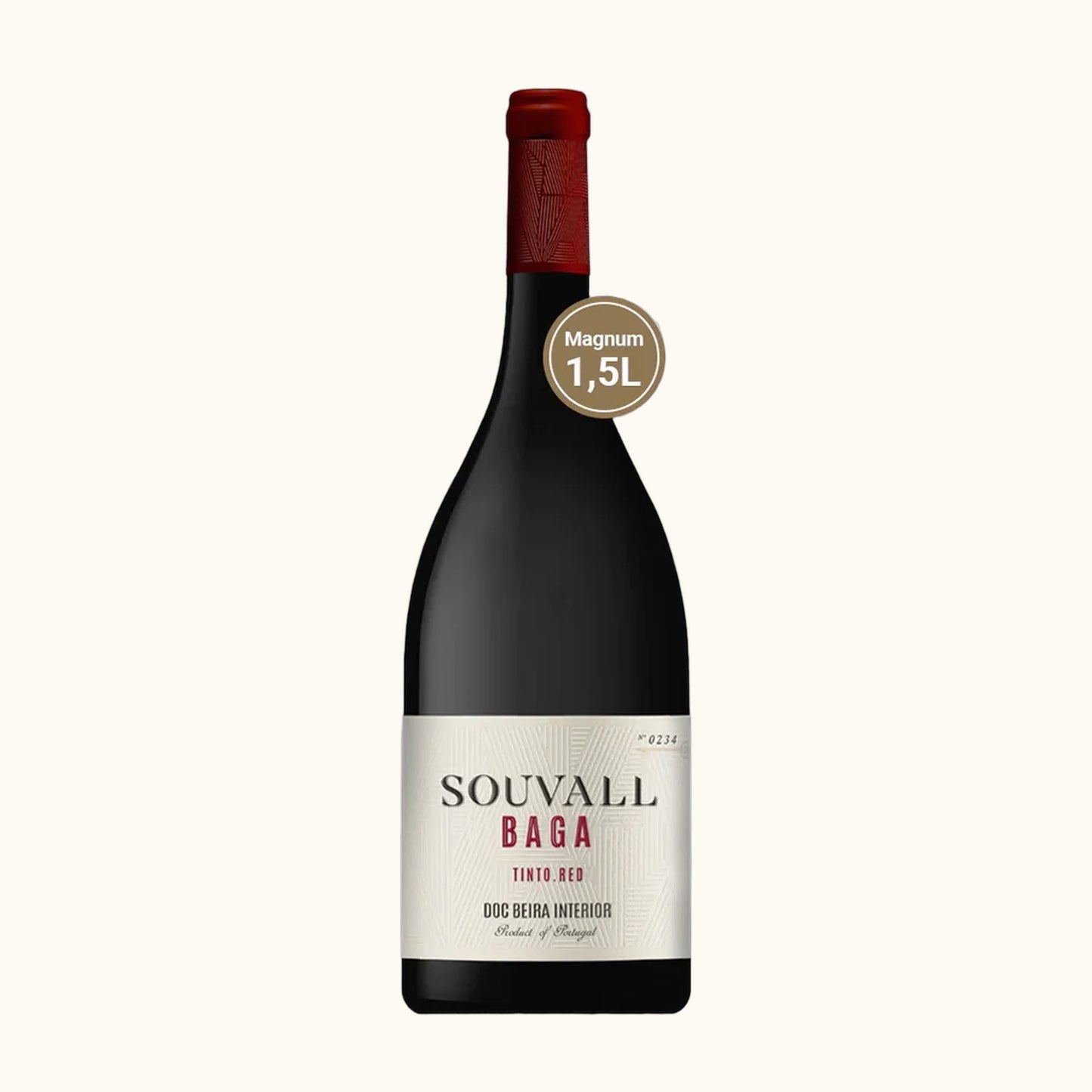 LA Ferraz Souvall Baga 2022 Magnum - Flasche mit Etikett vor beigem Hintergrund