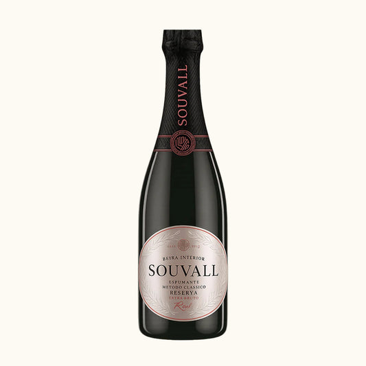 Souvall Schaumwein Rosé - Flasche mit Etikett vor beigem Hintergrund