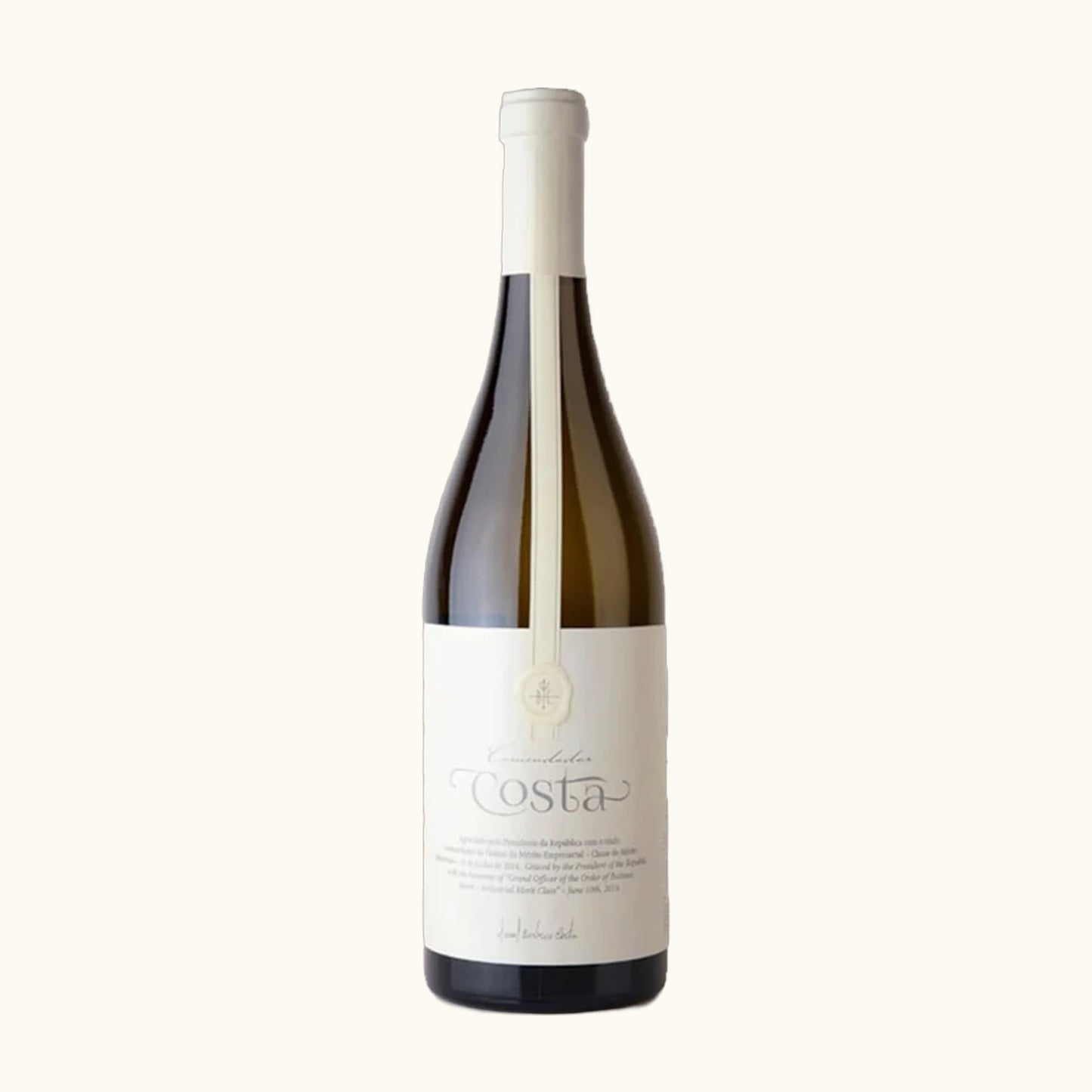 Brejinho Commendador 2018 Weisswein - Flasche mit Etikett vor beigem Hintergrund