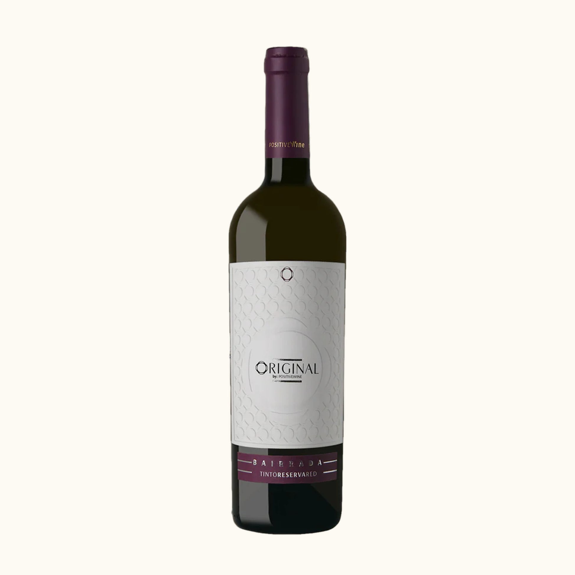Quatro Cravos Original Reserva Rotwein - Flasche mit Etikett vor weissem Hintergrund